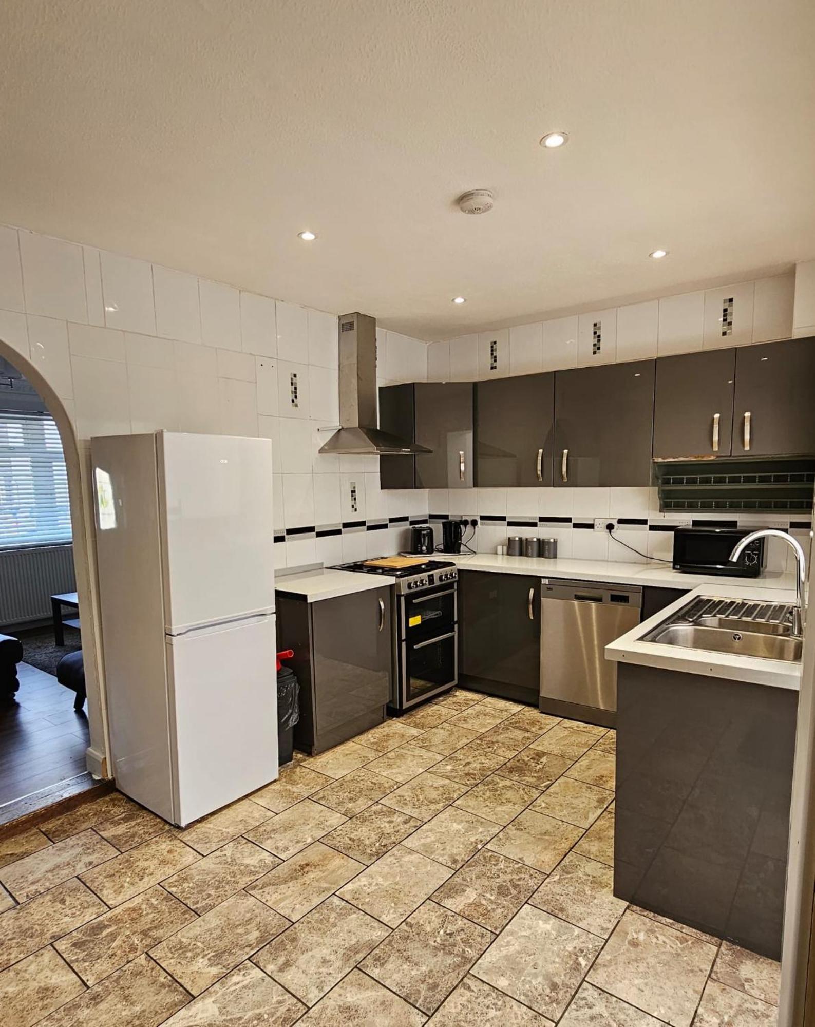 The Crescent, 3 Bed House With 2-3 Parking Spaces, Great For Contractors And Family Greenhithe Екстер'єр фото